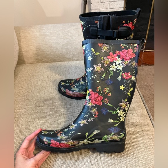 Floral rain or yard boot - Picture 6 of 6